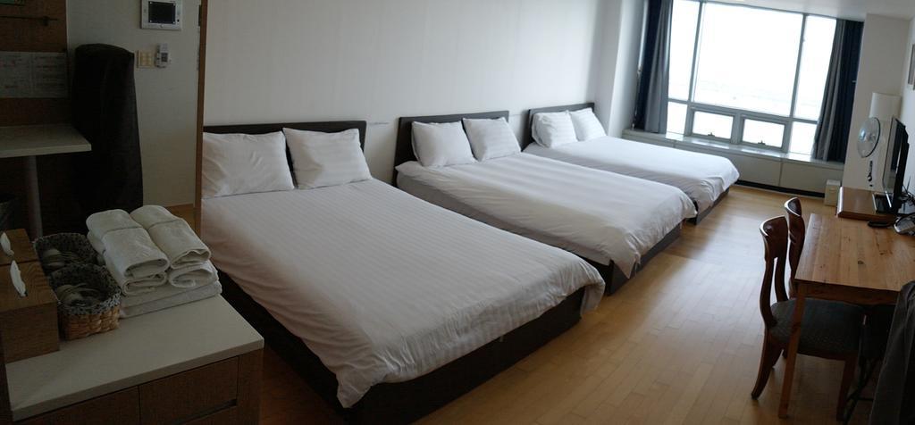 Crown House Hotel Incshon Kültér fotó