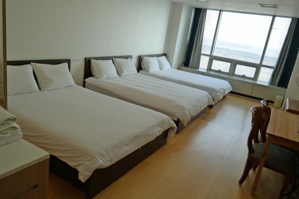Crown House Hotel Incshon Kültér fotó