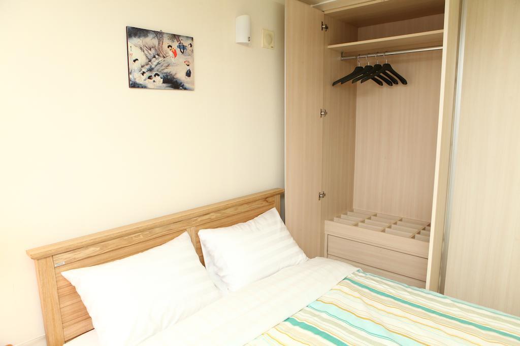 Crown House Hotel Incshon Kültér fotó