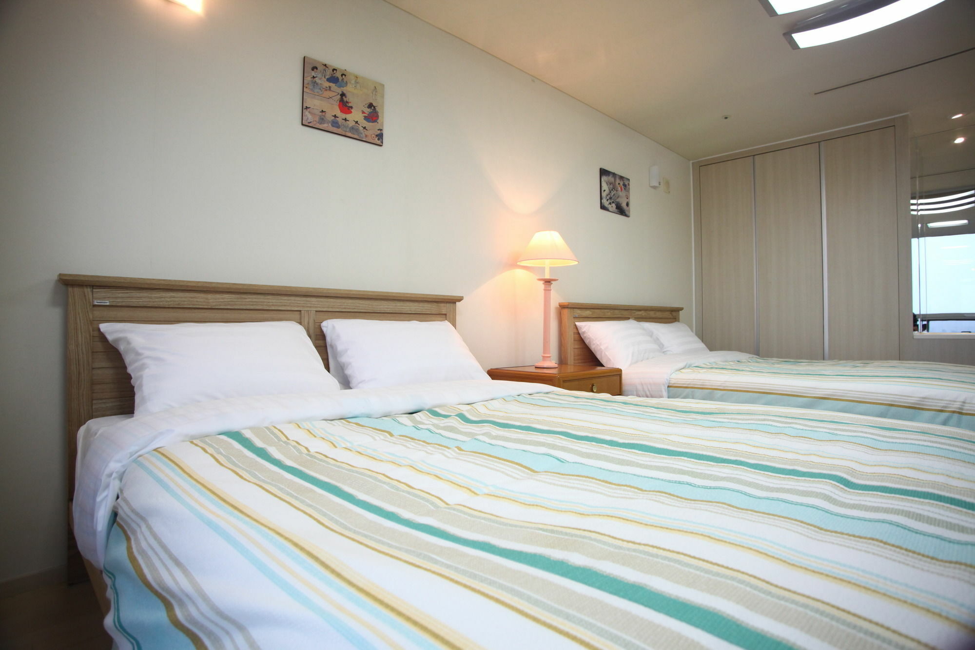Crown House Hotel Incshon Kültér fotó