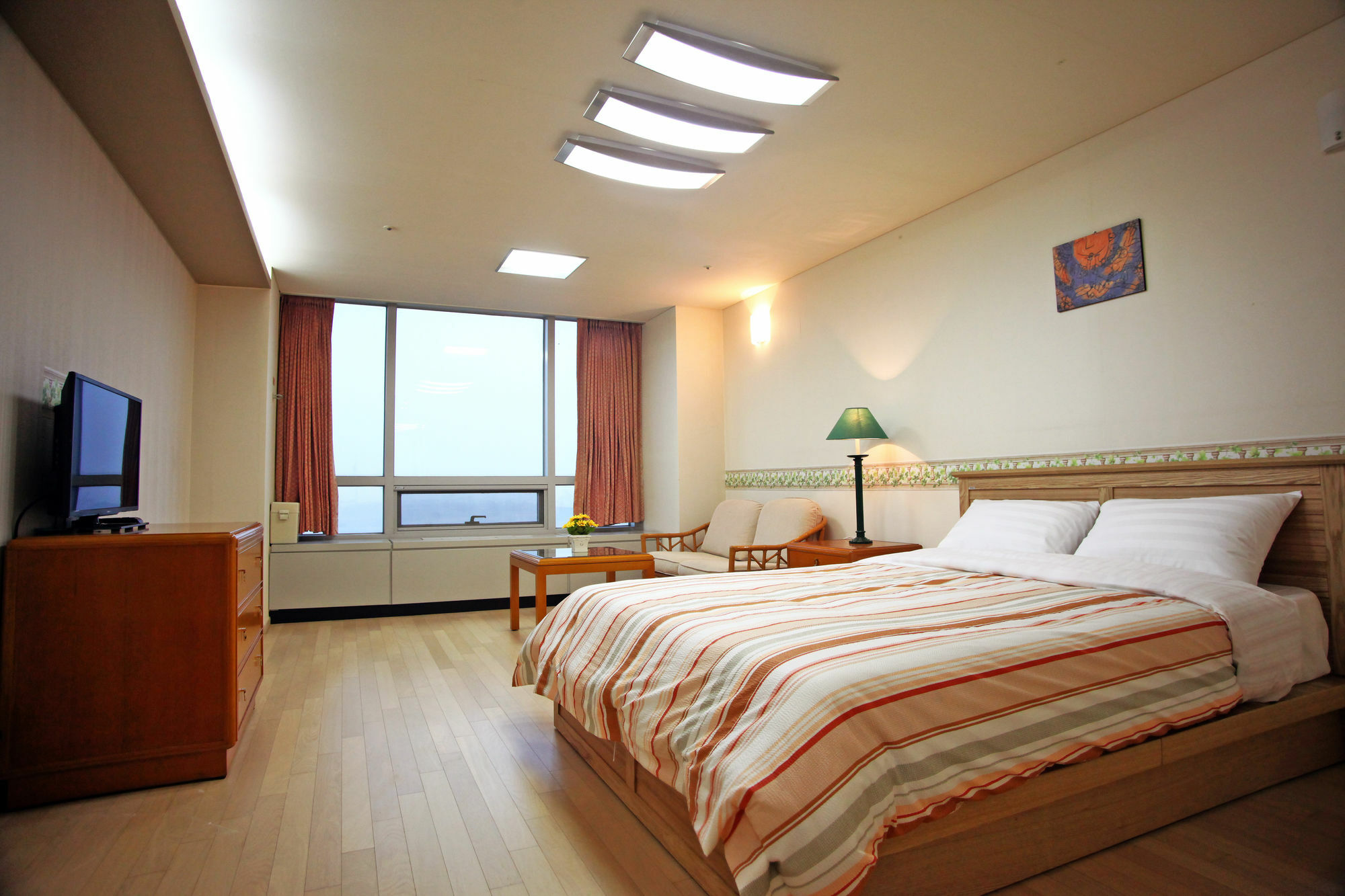 Crown House Hotel Incshon Kültér fotó