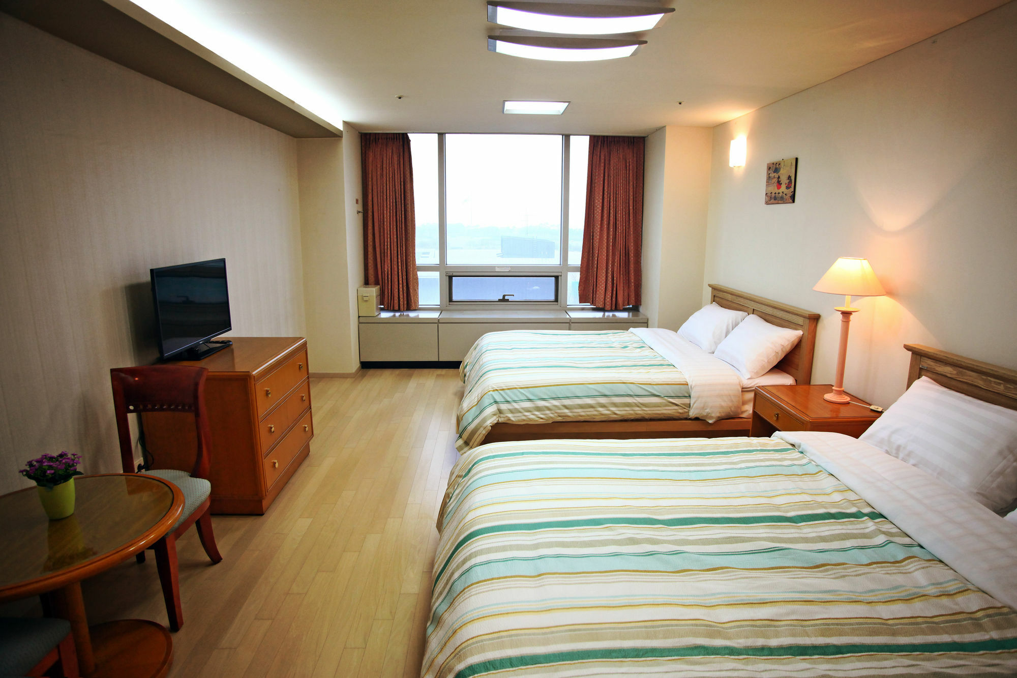 Crown House Hotel Incshon Kültér fotó